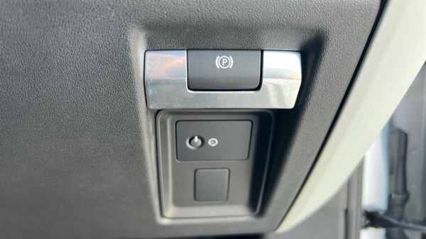 Used Land Rover Defender 2020 for sale - 76217221: Photo 68