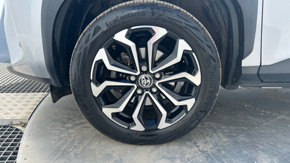 Used Toyota Yaris Cross 2023 for sale - 76977621: Photo 17