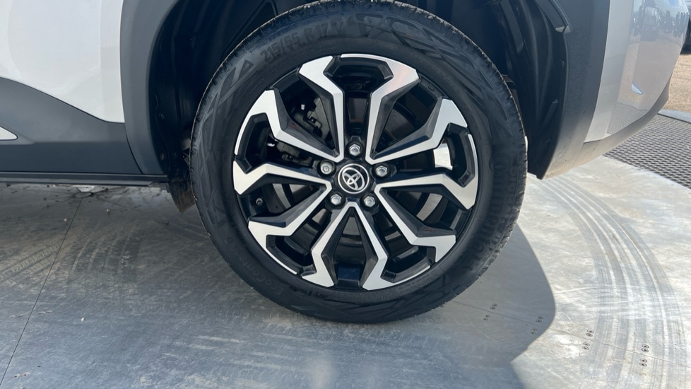 Used Toyota Yaris Cross 2023 for sale - 76977621: Photo 18