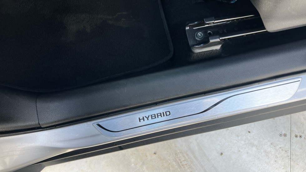 Used Toyota Yaris Cross 2023 for sale - 76977621: Photo 33