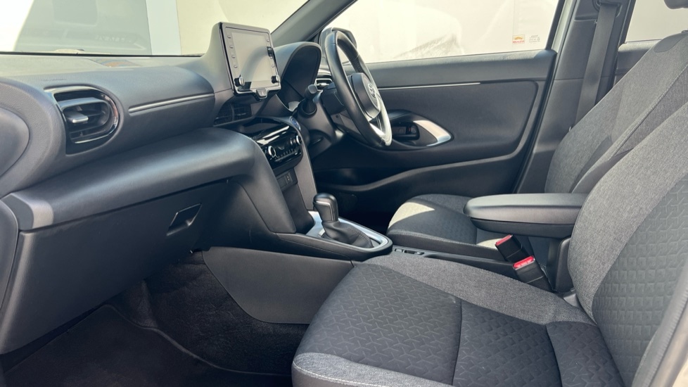 Used Toyota Yaris Cross 2023 for sale - 76977621: Photo 34