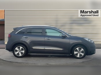 Used Kia Niro 2017 for sale - 76745210: Photo