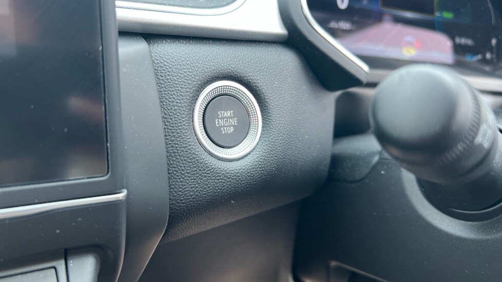 Used Renault Captur 2023 for sale - 76302333: Photo 44