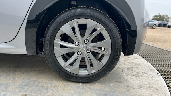 Used Peugeot 208 2020 for sale - 76297627: Photo 18