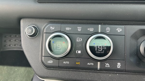 Used Land Rover Defender 2024 for sale - 75541115: Photo 31