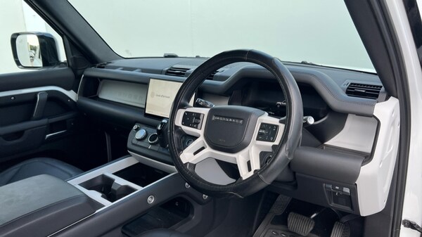 Used Land Rover Defender 2024 for sale - 75541115: Photo 9