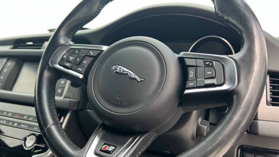 Used Jaguar XF 2015 for sale - 76526505: Photo 38