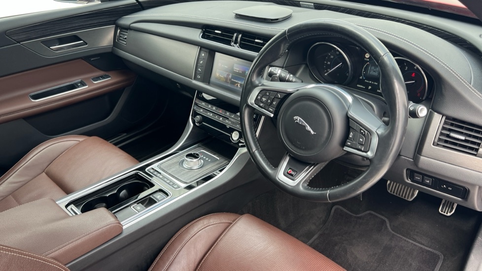 Used Jaguar XF 2015 for sale - 76526505: Photo 9