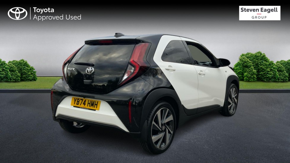 Used Toyota Aygo X 2024 for sale - 76302370: Photo 2