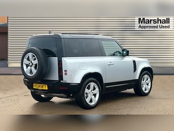 Used Land Rover Defender 2025 for sale - 76960123: Photo