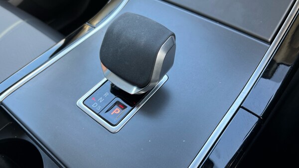 Used Land Rover Range Rover Velar 2024 for sale - 76180188: Photo 13