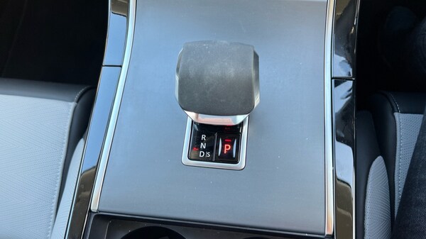 Used Land Rover Range Rover Velar 2024 for sale - 76180188: Photo 14