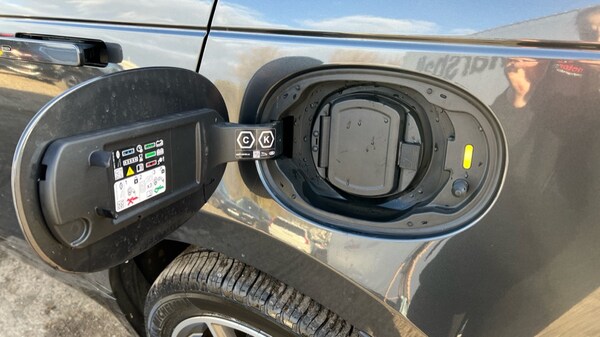 Used Land Rover Range Rover Velar 2024 for sale - 76180188: Photo 31