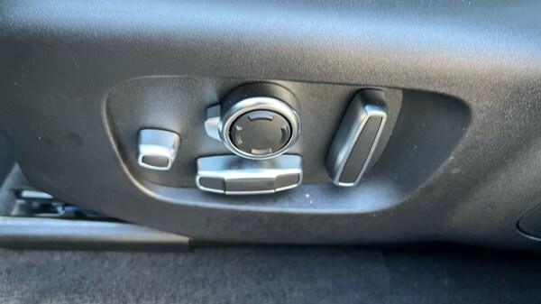 Used Land Rover Range Rover Velar 2024 for sale - 76180188: Photo 42