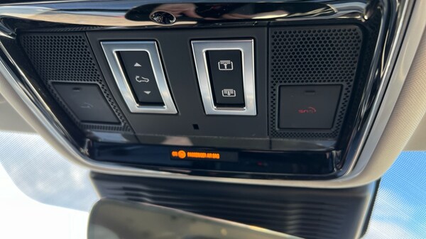 Used Land Rover Range Rover Velar 2024 for sale - 76180188: Photo 90