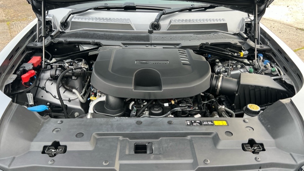 Used Land Rover Defender 2024 for sale - 77075567: Photo 16