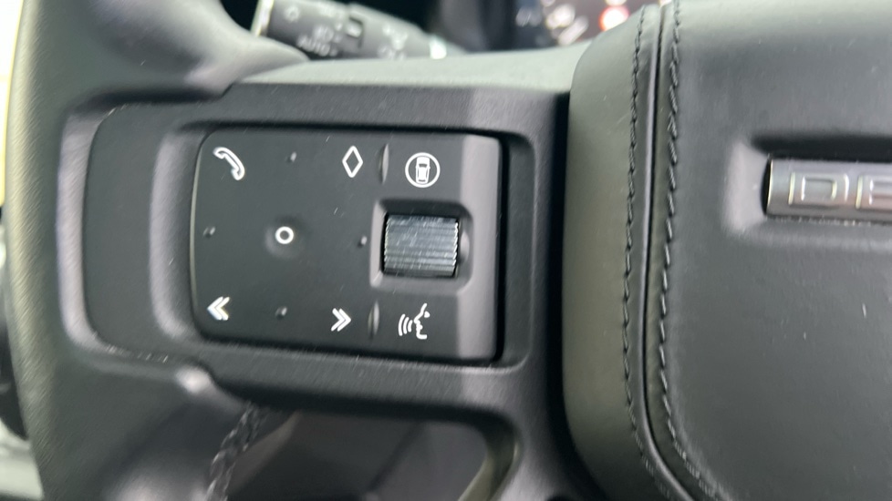 Used Land Rover Defender 2024 for sale - 77075567: Photo 23