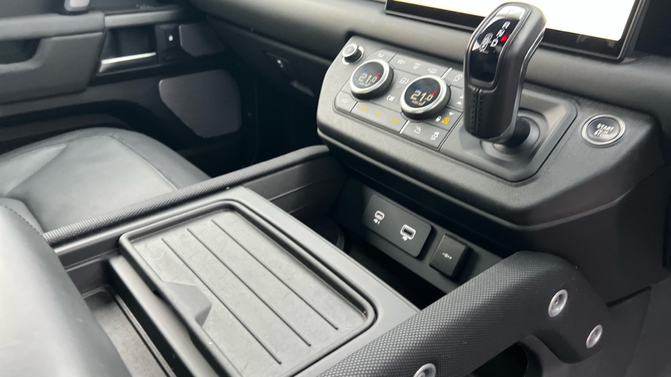 Used Land Rover Defender 2024 for sale - 77075567: Photo 28