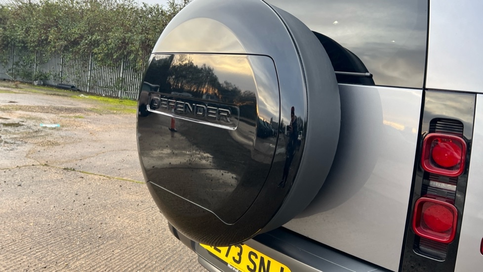 Used Land Rover Defender 2024 for sale - 77075567: Photo 36