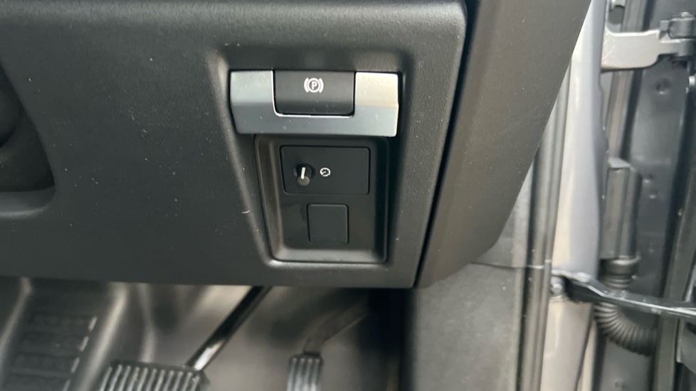 Used Land Rover Defender 2024 for sale - 77075567: Photo 37