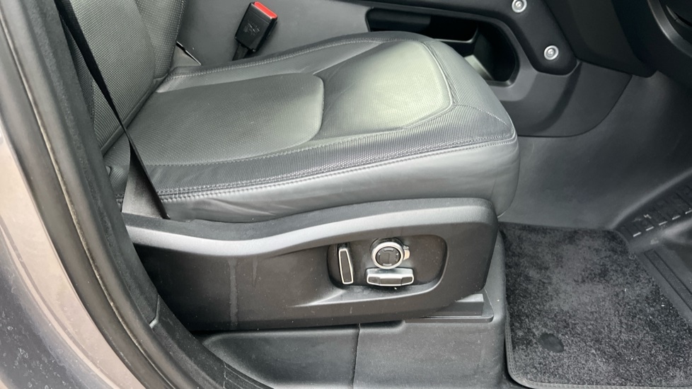 Used Land Rover Defender 2024 for sale - 77075567: Photo 41