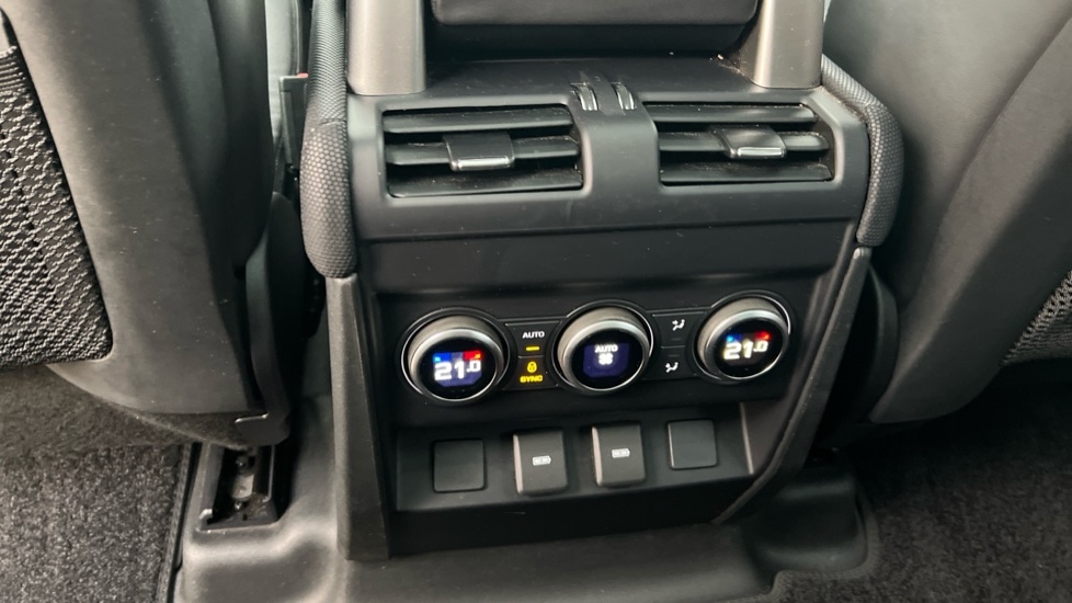 Used Land Rover Defender 2024 for sale - 77075567: Photo 43