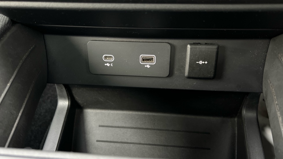 Used Land Rover Defender 2024 for sale - 77075567: Photo 52