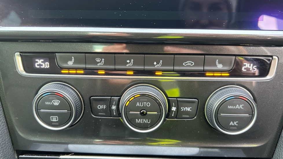 Used Volkswagen Golf 2020 for sale - 76901335: Photo 31