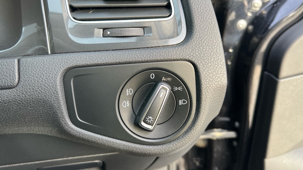 Used Volkswagen Golf 2020 for sale - 76901335: Photo 34