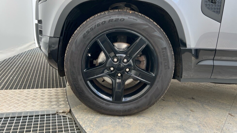 Used Land Rover Defender 2020 for sale - 76602912: Photo 17