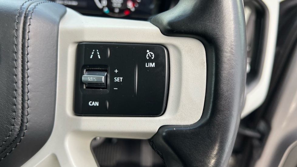 Used Land Rover Defender 2020 for sale - 76602912: Photo 22