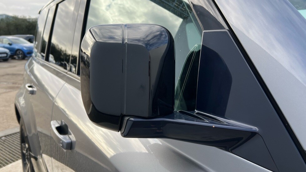 Used Land Rover Defender 2020 for sale - 76602912: Photo 37