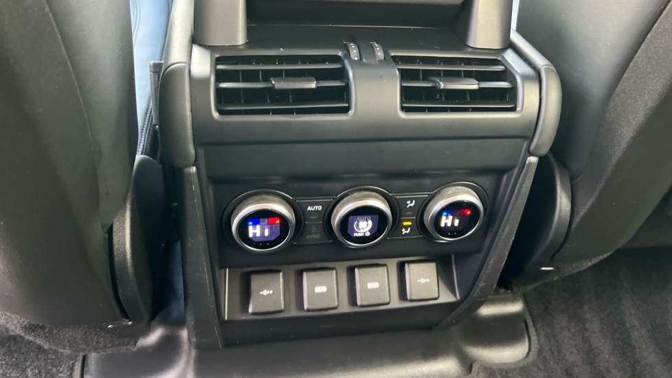 Used Land Rover Defender 2020 for sale - 76602912: Photo 47