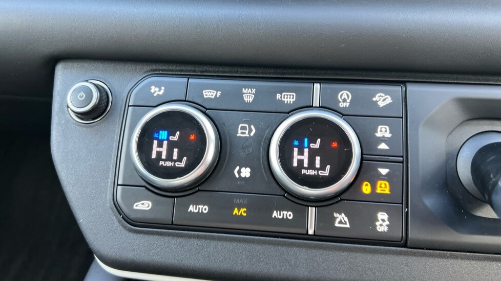 Used Land Rover Defender 2020 for sale - 76602912: Photo 50