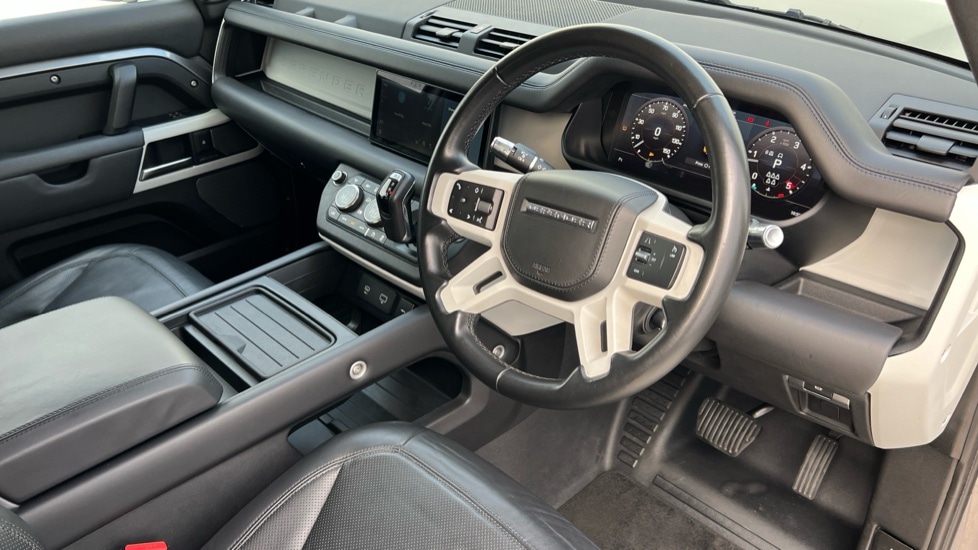 Used Land Rover Defender 2020 for sale - 76602912: Photo 9