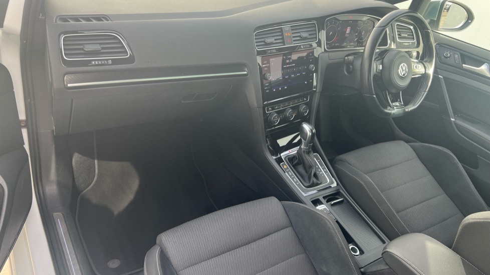 Used Volkswagen Golf 2019 for sale - 76393621: Photo 10