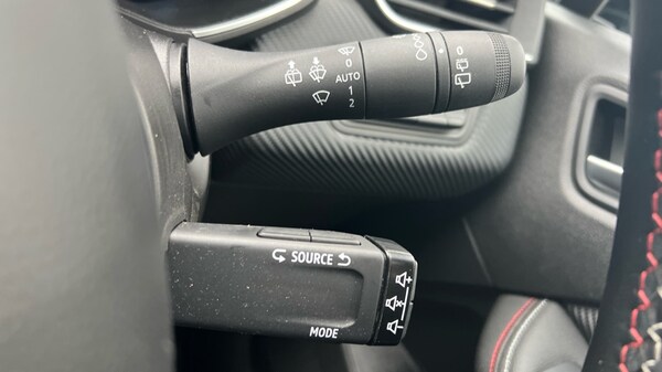 Used Renault Clio 2023 for sale - 76297347: Photo 24