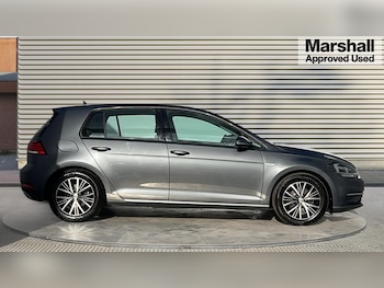 Used Volkswagen Golf 2018 for sale - 76384503: Photo