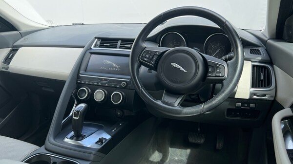 Used Jaguar E-Pace 2018 for sale - 76229246: Photo 9