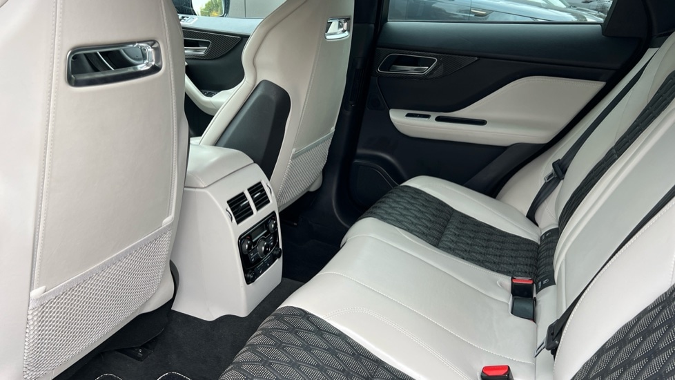 Used Jaguar F-Pace 2018 for sale - 76540083: Photo 14