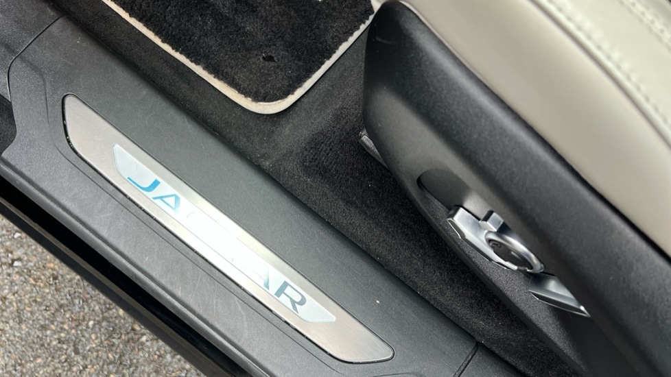 Used Jaguar F-Pace 2018 for sale - 76540083: Photo 37