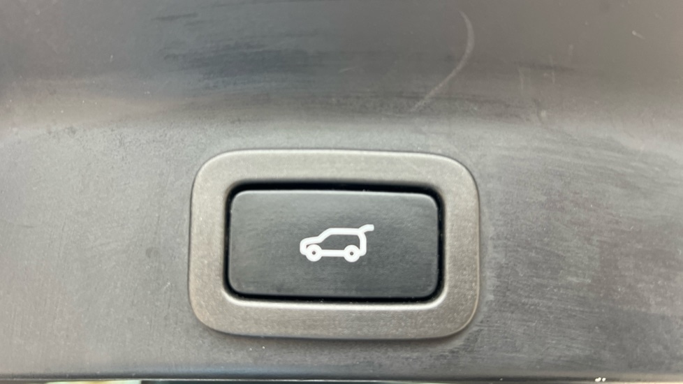 Used Jaguar F-Pace 2018 for sale - 76540083: Photo 38