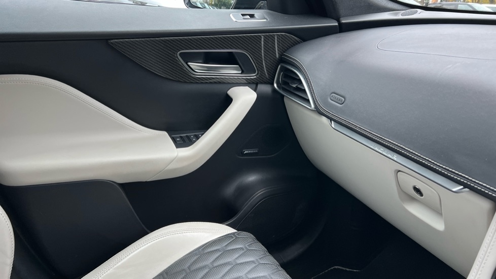 Used Jaguar F-Pace 2018 for sale - 76540083: Photo 50