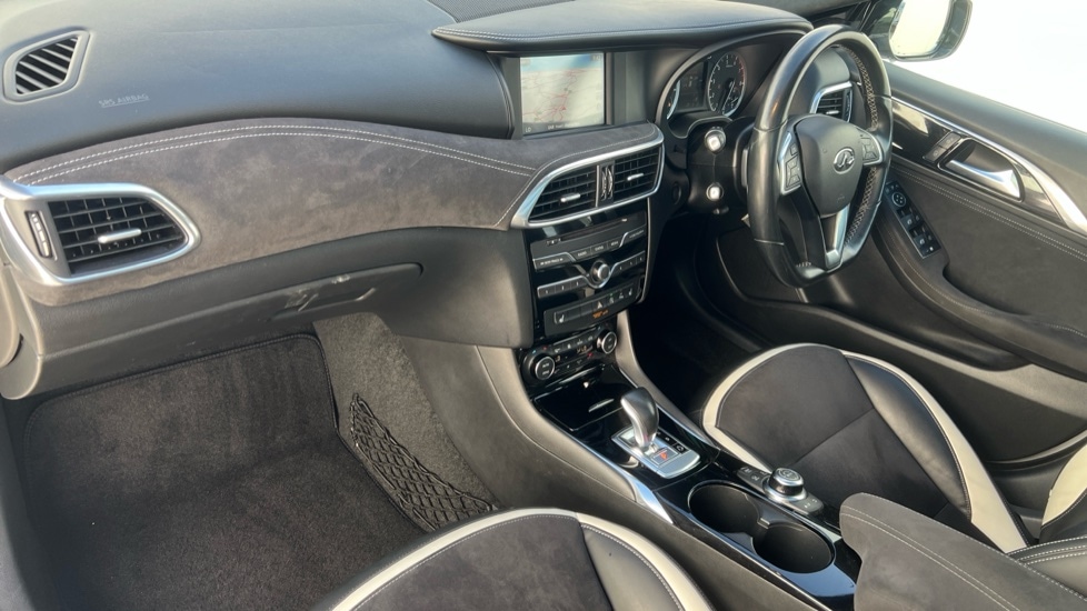 Used Infiniti Q30 2017 for sale - 76415091: Photo 10