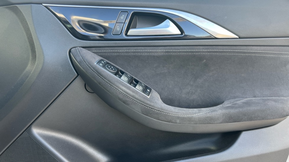 Used Infiniti Q30 2017 for sale - 76415091: Photo 27