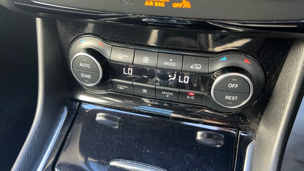 Used Infiniti Q30 2017 for sale - 76415091: Photo 40