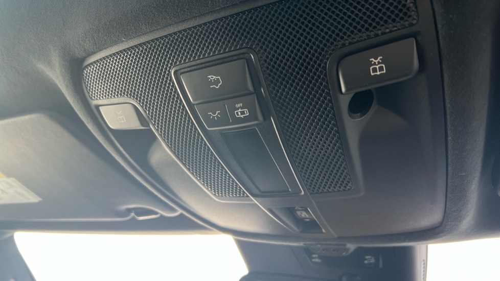 Used Infiniti Q30 2017 for sale - 76415091: Photo 42