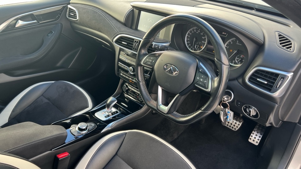 Used Infiniti Q30 2017 for sale - 76415091: Photo 9