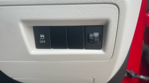 Used Suzuki Ignis 2018 for sale - 76302345: Photo 32