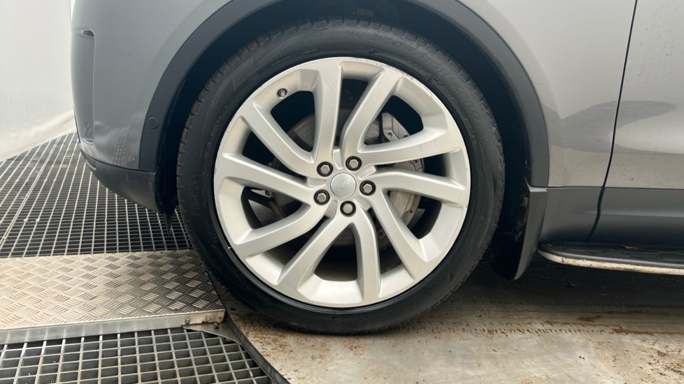 Used Land Rover Discovery 2019 for sale - 76544444: Photo 17